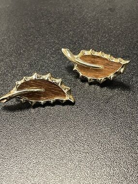 Leaf Shaped Wood & Gold Tone Clip-On Earrings-A1